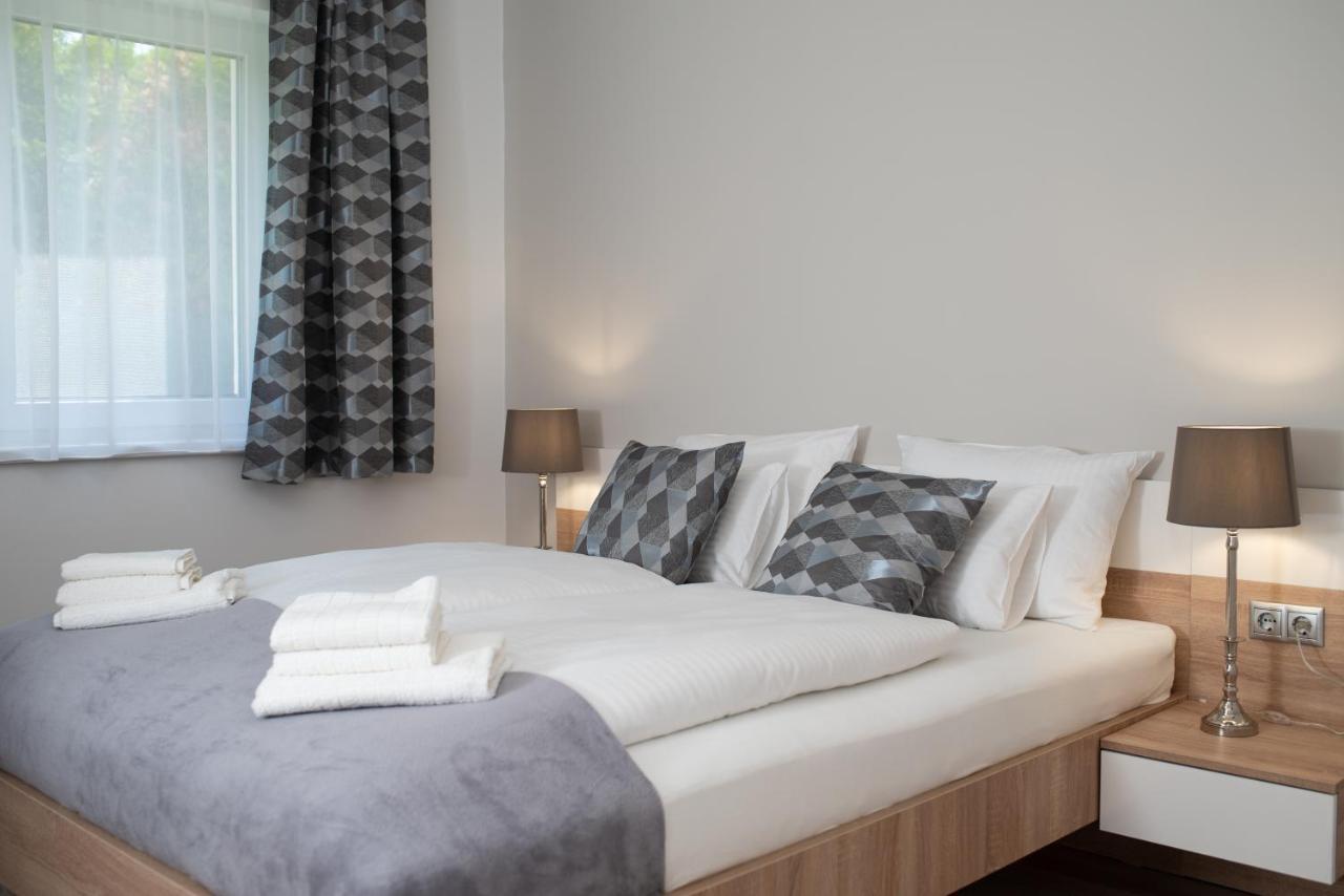 Twins Apartman Heviz Exterior photo