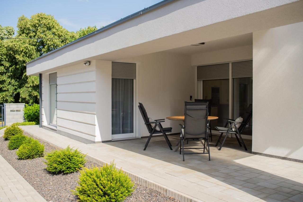 Twins Apartman Heviz Exterior photo